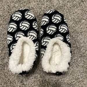 Snoozies Volleyball Slippers